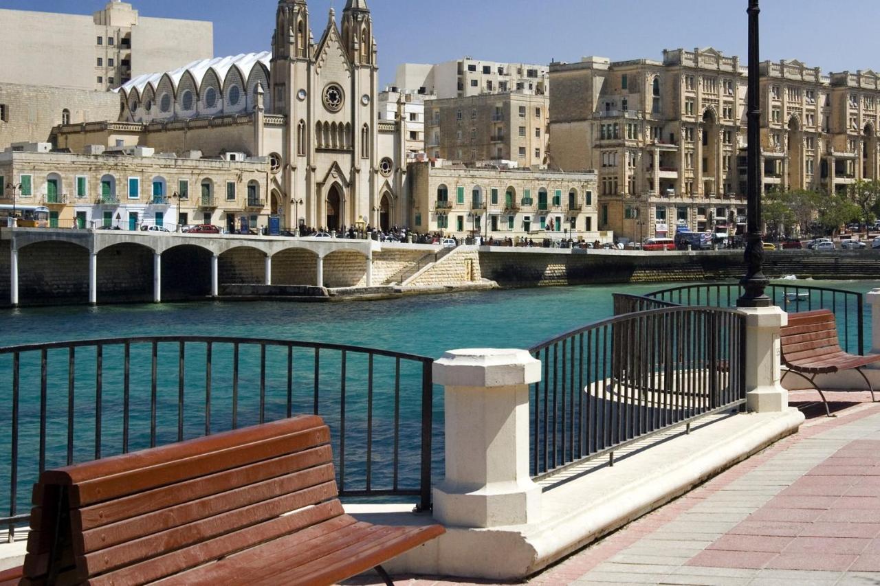Chic 2Br Penthouse Steps From The Promenade Apartment Sliema Bagian luar foto