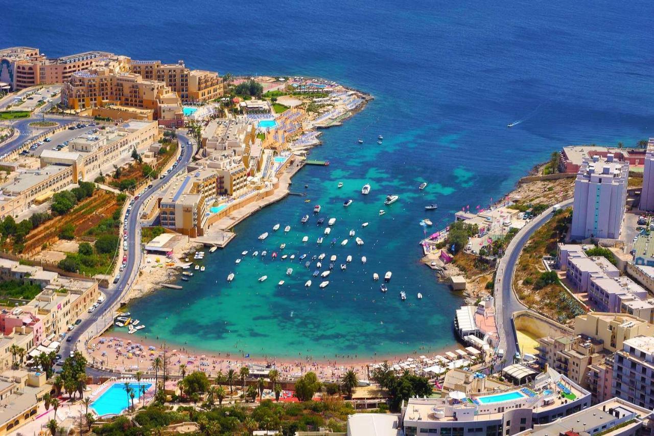 Chic 2Br Penthouse Steps From The Promenade Apartment Sliema Bagian luar foto